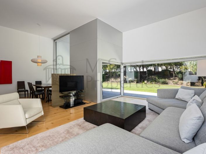 Image No.3-3 Bed House for sale