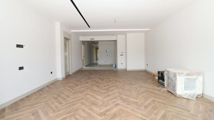 Image No.52-4 Bed Apartment for sale