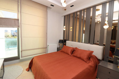 Interior 6