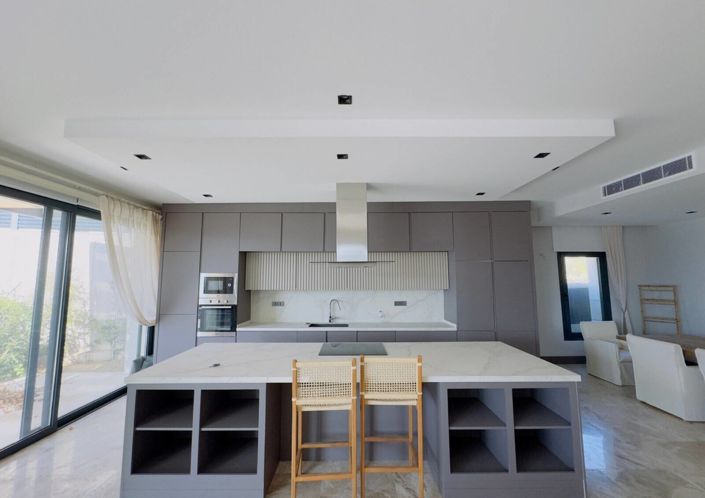 Image No.7-5 Bed House/Villa for sale