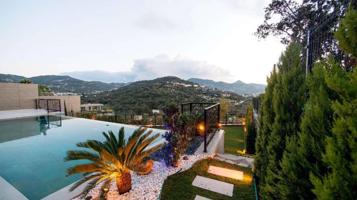 Image No.1-5 Bed House/Villa for sale