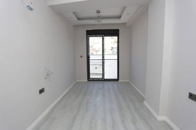 Interior 4