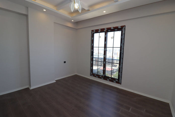 Image No.10-4 Bed Apartment for sale