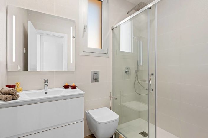 Image No.35-2 Bed Apartment for sale