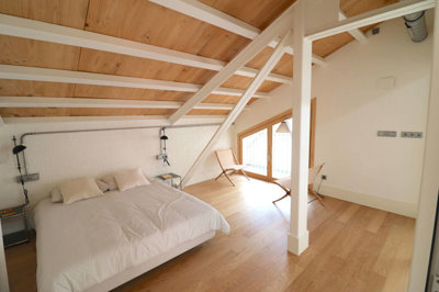 Interior 5