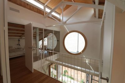 Interior 7