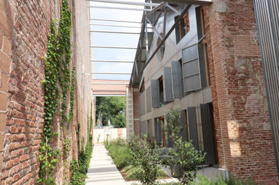 Exterior 3