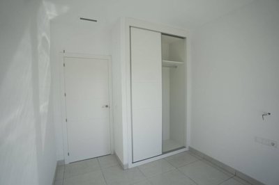 Interior 8