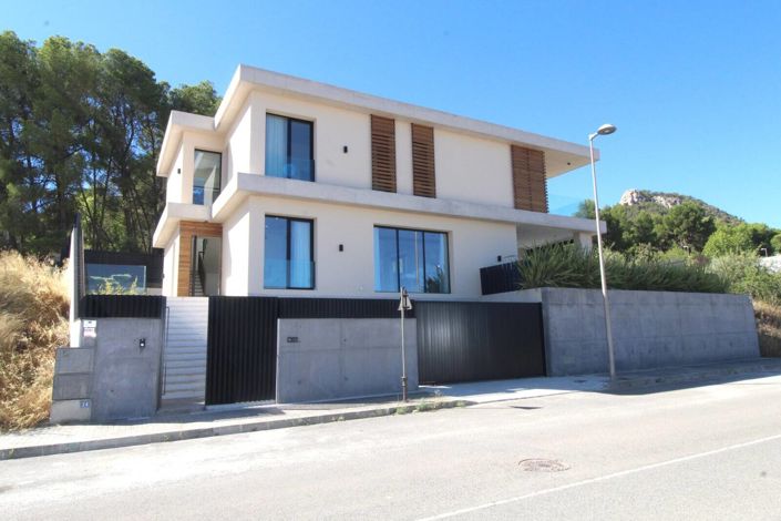 Image No.10-4 Bed House/Villa for sale