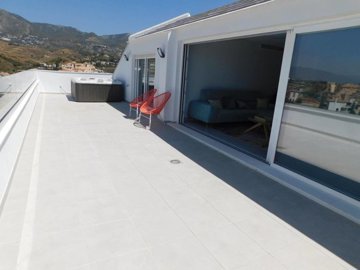 Exterior 12