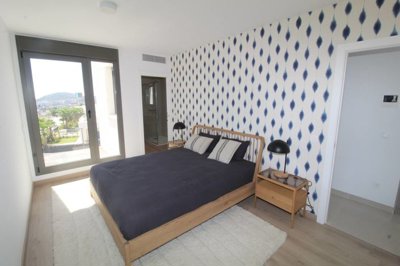 Interior 5