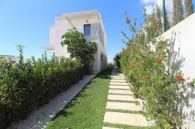 Exterior 5