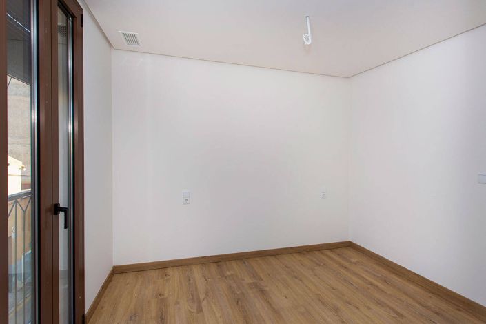 Image No.18-3 Bed Apartment for sale