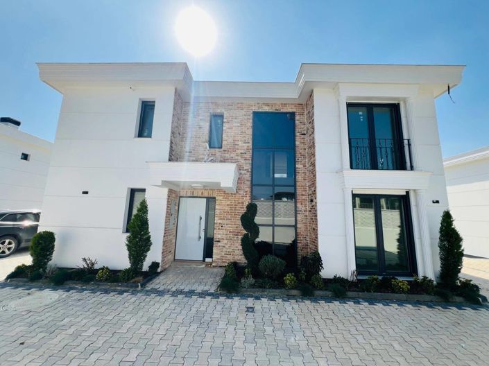 Image No.1-7 Bed House/Villa for sale