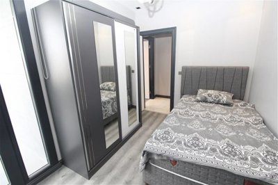 Interior 8