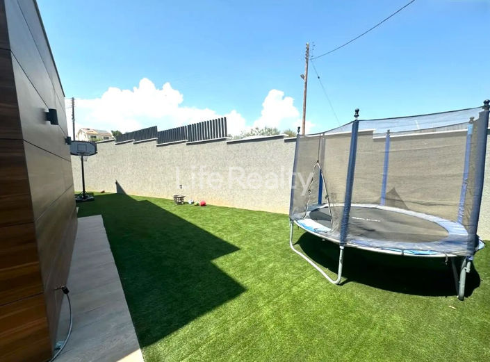 Image No.15-5 Bed House for sale