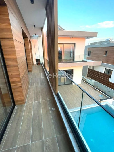 Image No.16-5 Bed House for sale