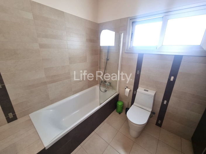 Image No.13-4 Bed House for sale