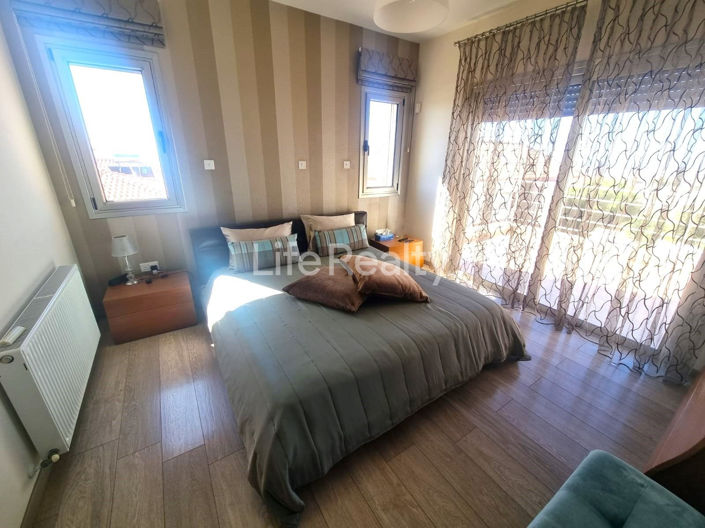 Image No.8-4 Bed House for sale