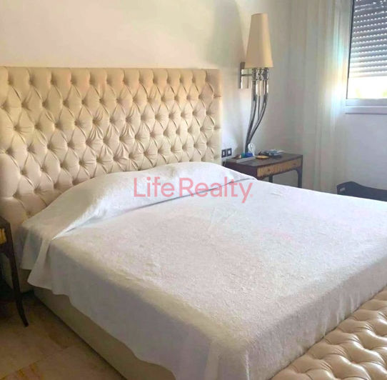 Image No.6-5 Bed House for sale