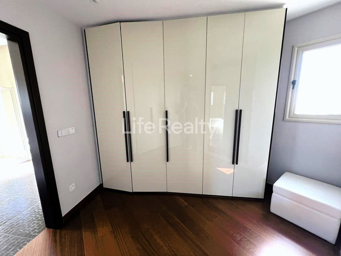 Image No.11-3 Bed House for sale