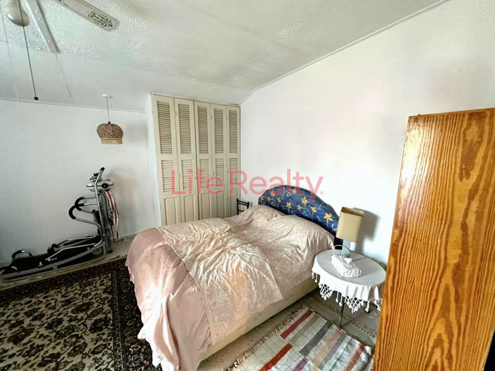 Image No.8-4 Bed House for sale