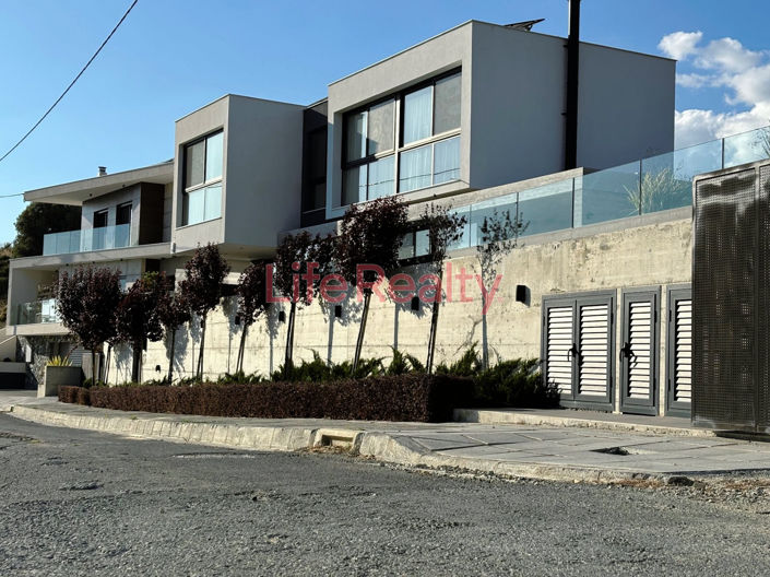 Image No.19-4 Bed House for sale