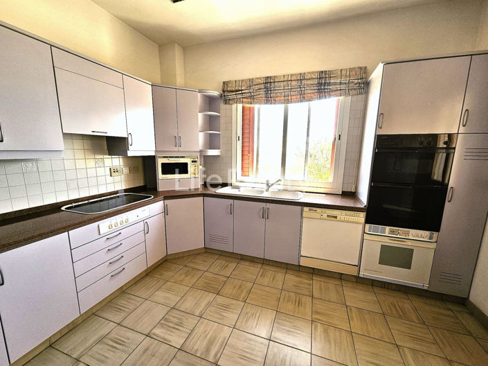 Image No.12-6 Bed House for sale