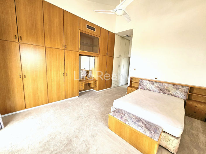 Image No.20-6 Bed House for sale