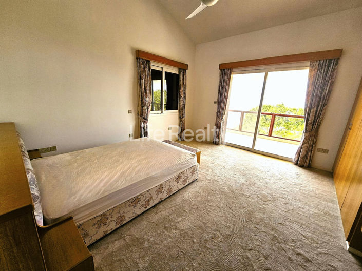 Image No.21-6 Bed House for sale