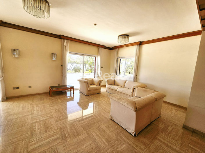 Image No.9-6 Bed House for sale