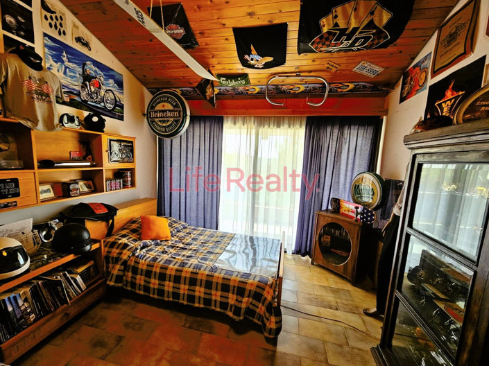 Image No.10-5 Bed House for sale