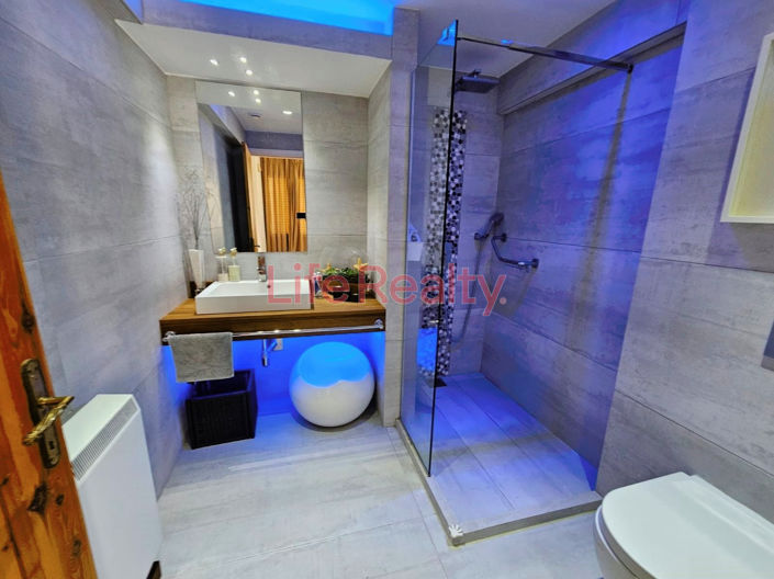 Image No.21-5 Bed House for sale