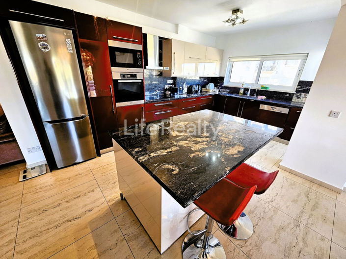 Image No.3-3 Bed Apartment for sale