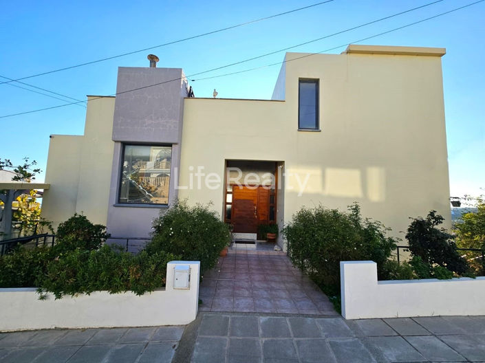 Image No.3-6 Bed House for sale