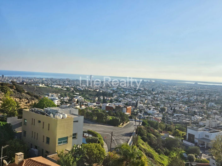 Image No.31-6 Bed House for sale