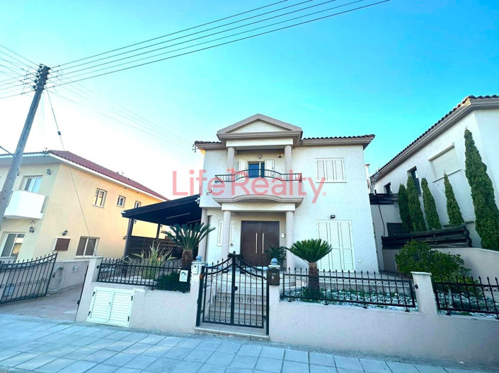 Image No.1-4 Bed House for sale