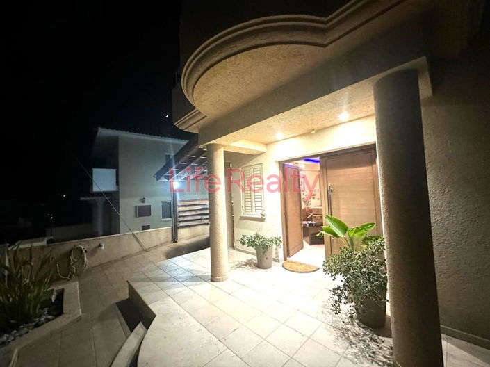 Image No.7-4 Bed House for sale