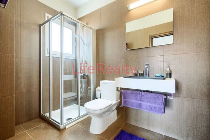 Image No.28-6 Bed House for sale