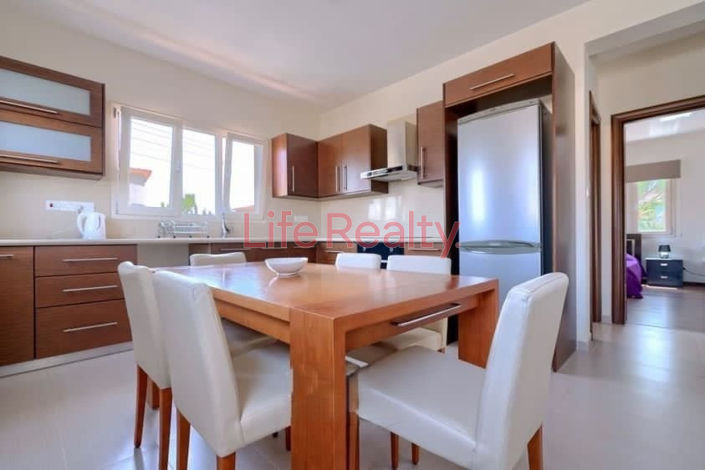 Image No.30-6 Bed House for sale