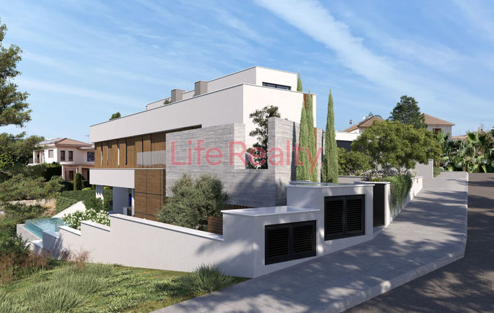 Image No.18-7 Bed House for sale