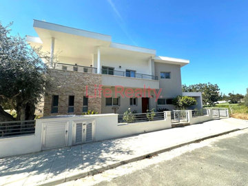 1 - Psematismenos, House