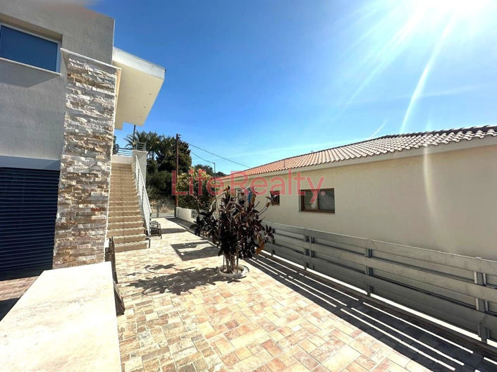 Image No.11-5 Bed House for sale