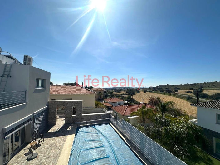 Image No.15-5 Bed House for sale