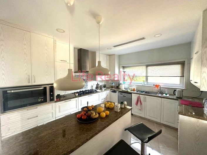 Image No.5-5 Bed House for sale