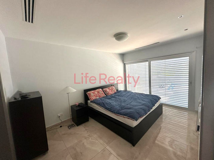 Image No.7-5 Bed House for sale