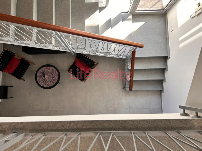 Image No.17-7 Bed House for sale