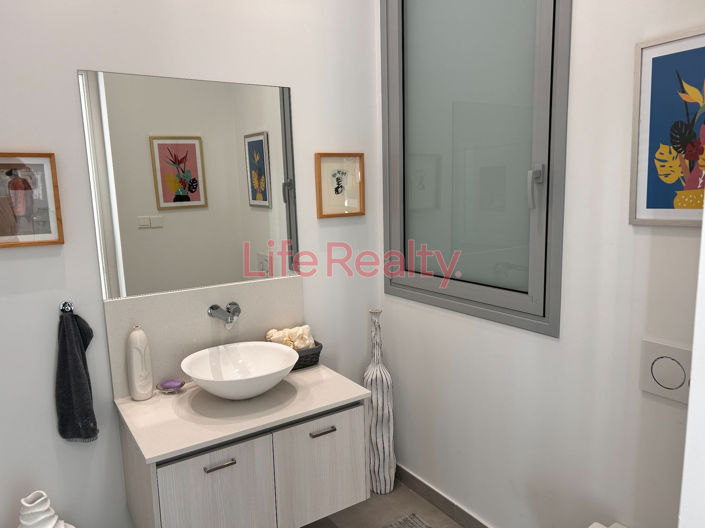 Image No.23-7 Bed House for sale