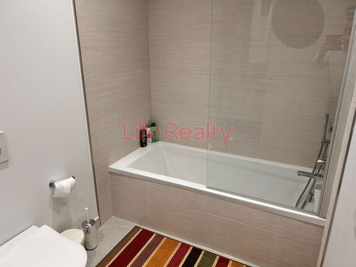 Image No.25-7 Bed House for sale