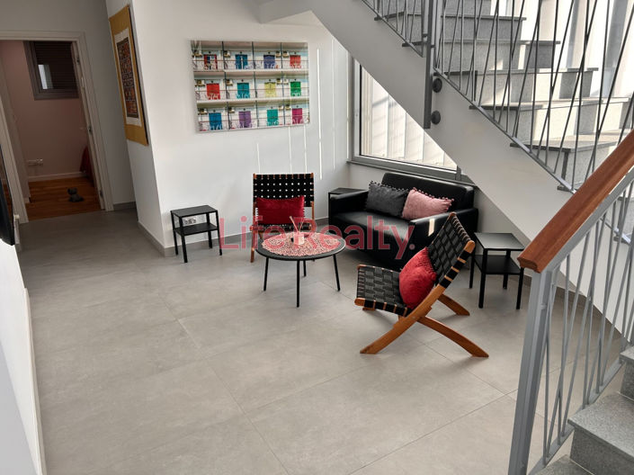 Image No.27-7 Bed House for sale